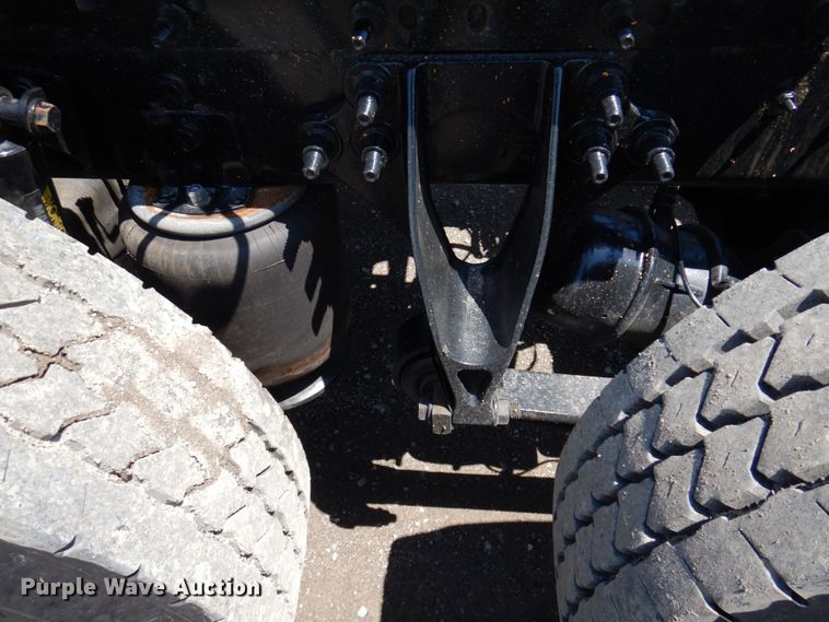 image for item DP5517 2016 International ProStar 122  semi truck