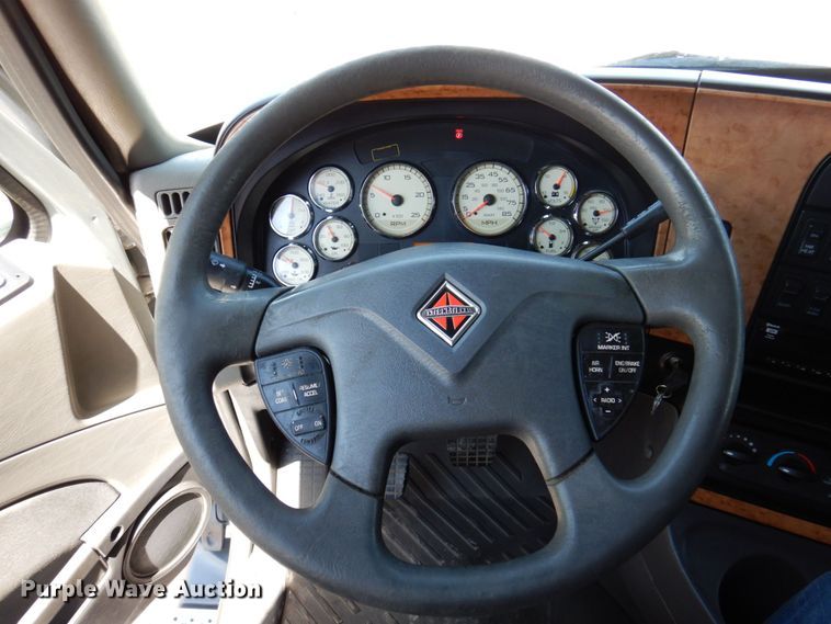 image for item DP5517 2016 International ProStar 122  semi truck