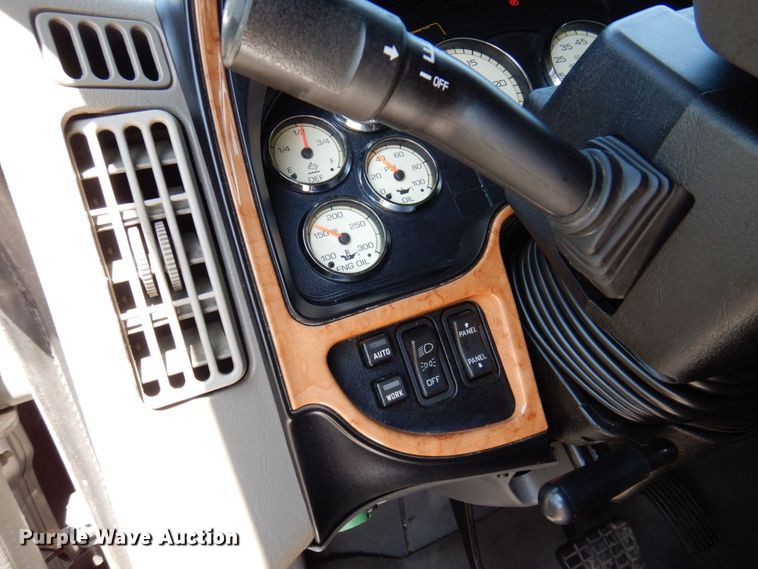 image for item DP5517 2016 International ProStar 122  semi truck