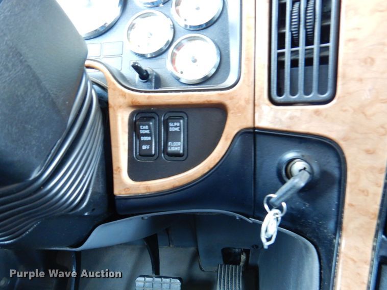 image for item DP5517 2016 International ProStar 122  semi truck