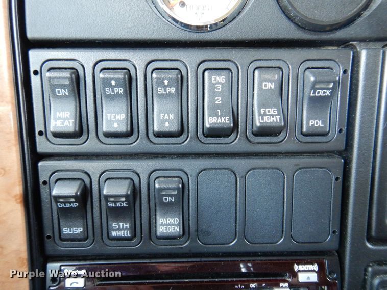 image for item DP5517 2016 International ProStar 122  semi truck