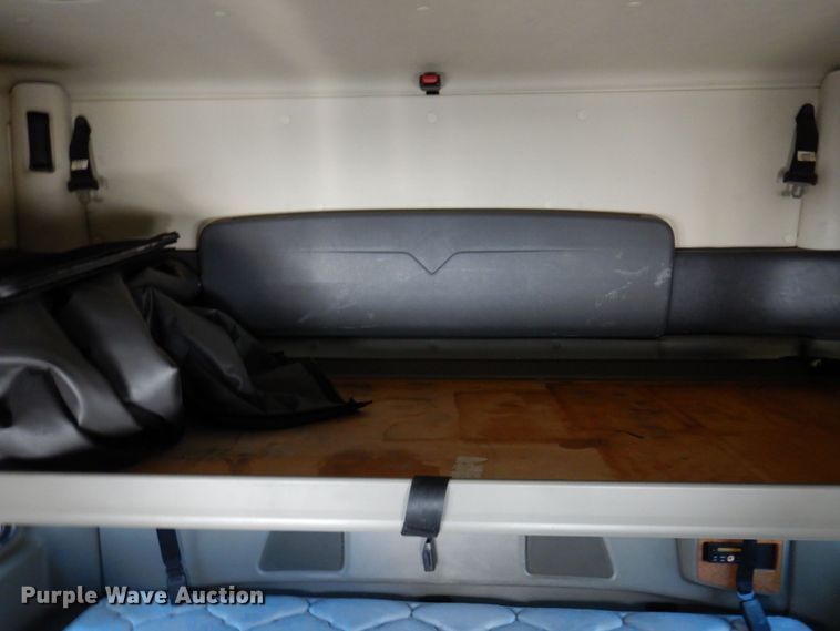 image for item DP5517 2016 International ProStar 122  semi truck