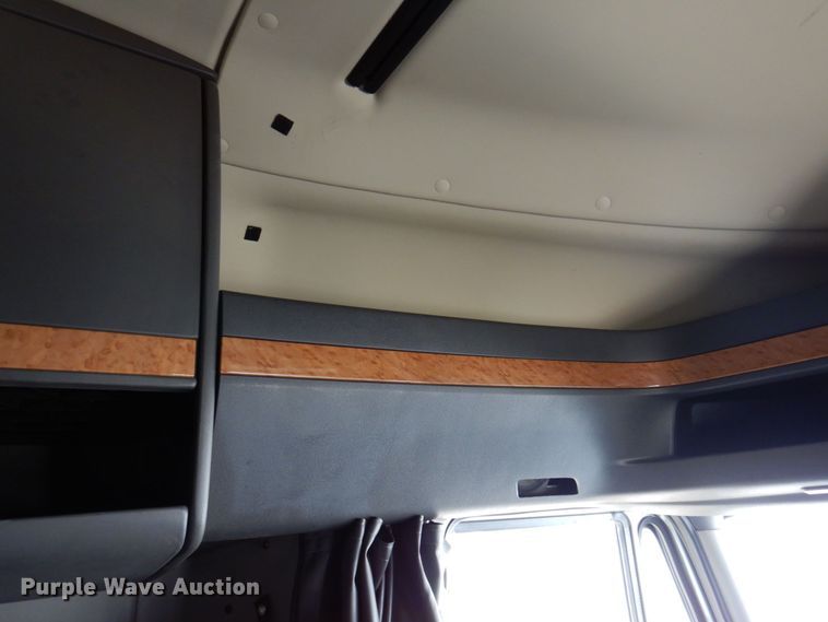 image for item DP5517 2016 International ProStar 122  semi truck