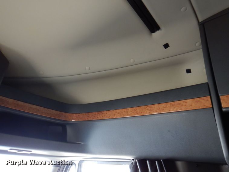 image for item DP5517 2016 International ProStar 122  semi truck