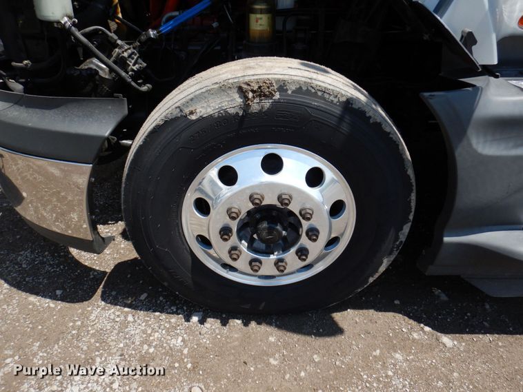 image for item DP5517 2016 International ProStar 122  semi truck