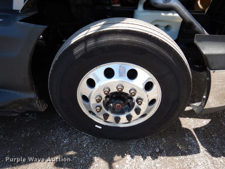 image for item DP5517 2016 International ProStar 122  semi truck