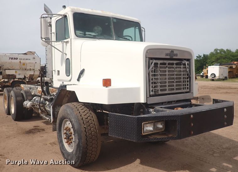 image for item DS7072 1997 Oshkosh FF-115  truck cab and chassis