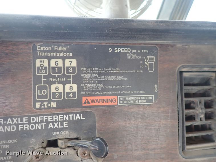 image for item DS7072 1997 Oshkosh FF-115  truck cab and chassis