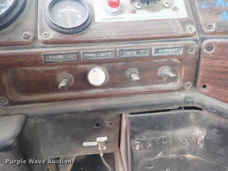 image for item DS7072 1997 Oshkosh FF-115  truck cab and chassis