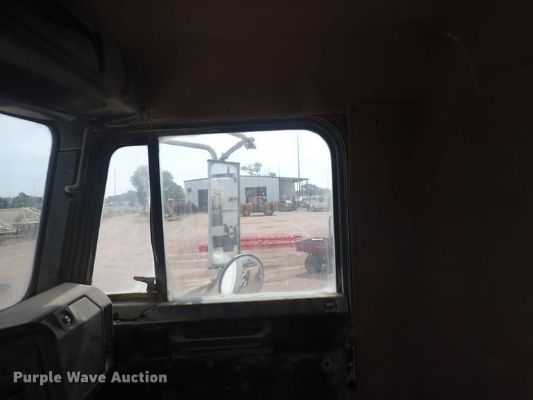 image for item DS7072 1997 Oshkosh FF-115  truck cab and chassis