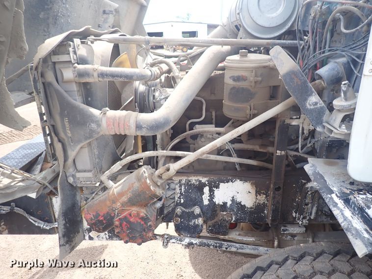 image for item DS7072 1997 Oshkosh FF-115  truck cab and chassis