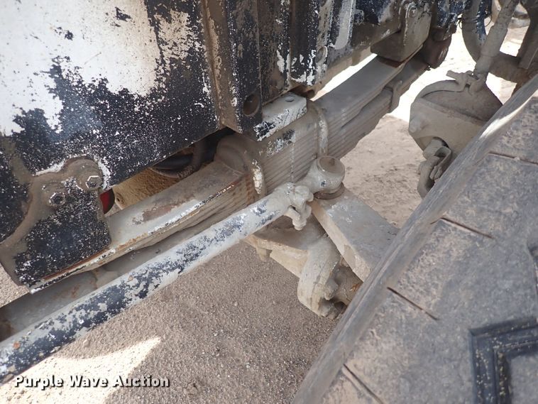 image for item DS7072 1997 Oshkosh FF-115  truck cab and chassis