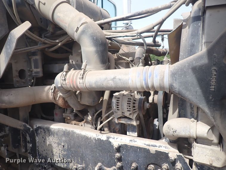 image for item DS7072 1997 Oshkosh FF-115  truck cab and chassis