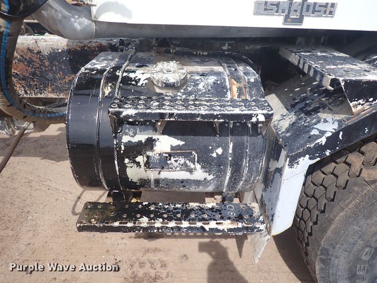 image for item DS7072 1997 Oshkosh FF-115  truck cab and chassis