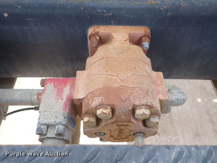 image for item DS7072 1997 Oshkosh FF-115  truck cab and chassis