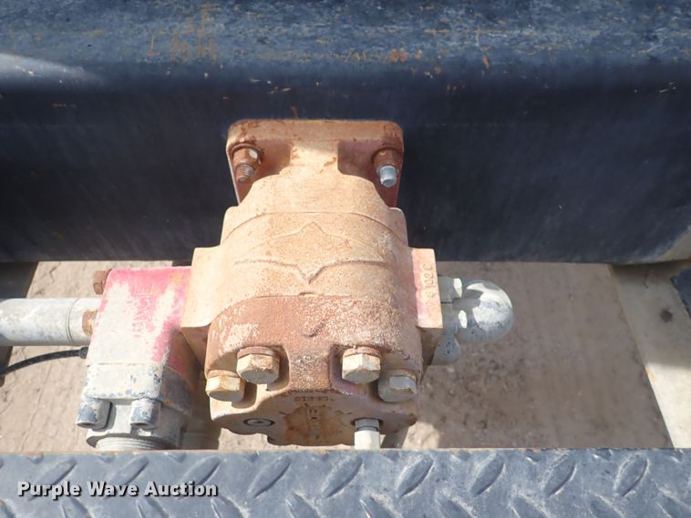 image for item DS7072 1997 Oshkosh FF-115  truck cab and chassis