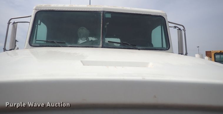 image for item DS7072 1997 Oshkosh FF-115  truck cab and chassis