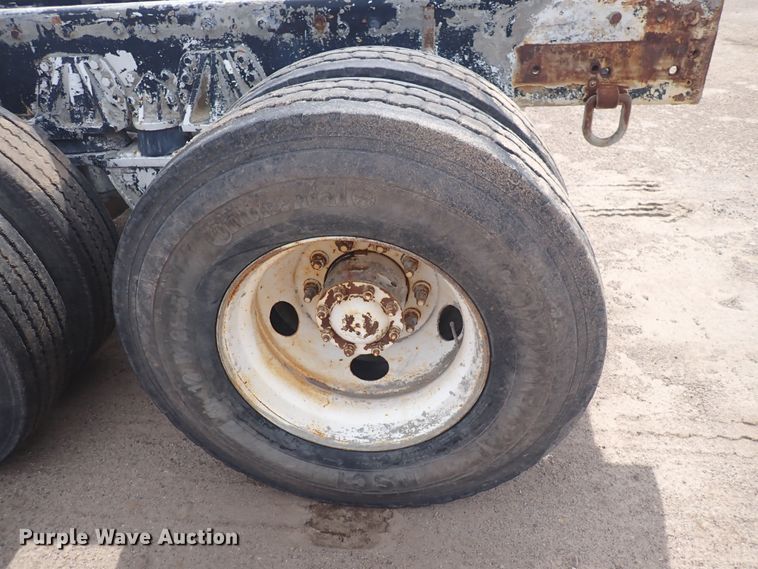 image for item DS7072 1997 Oshkosh FF-115  truck cab and chassis