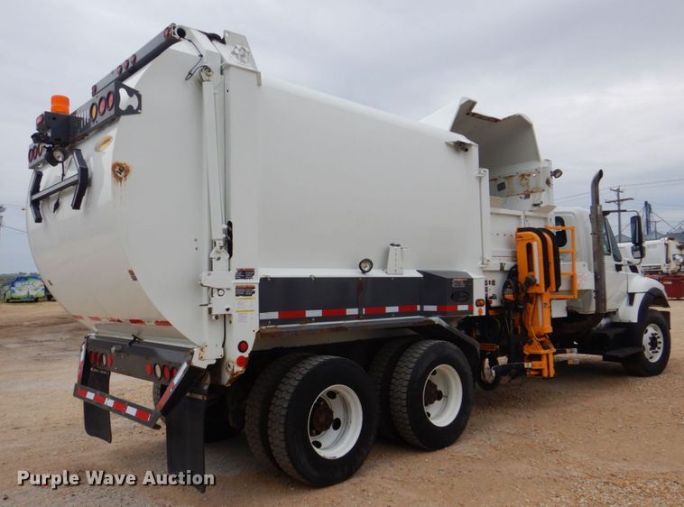image for item DS8035 2011 International WorkStar 7400SFA  refuse truck