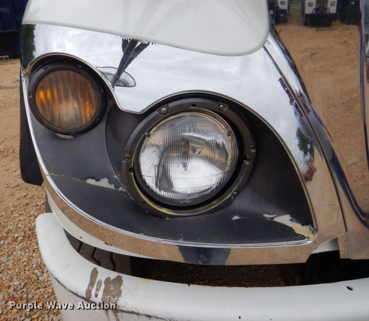 image for item DS8035 2011 International WorkStar 7400SFA  refuse truck