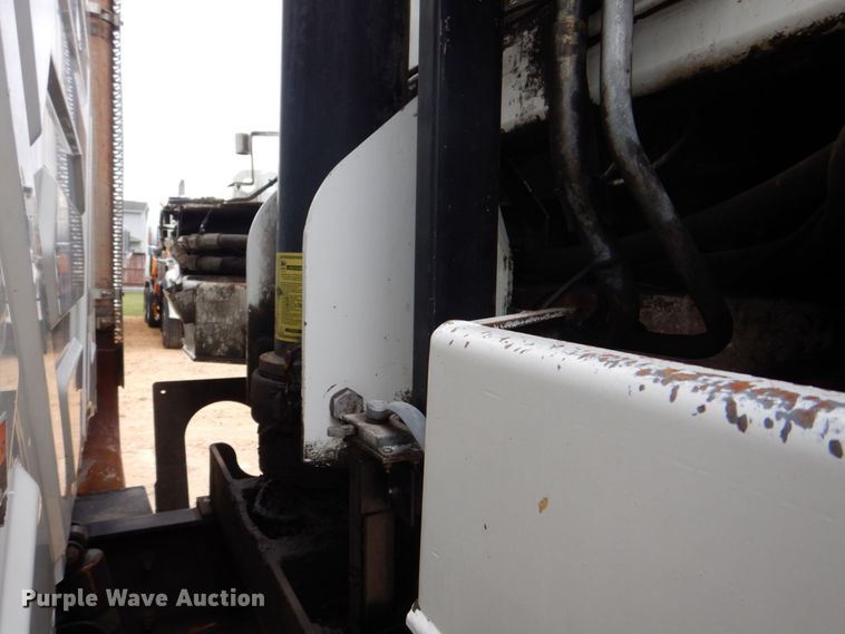 image for item DS8035 2011 International WorkStar 7400SFA  refuse truck