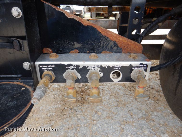 image for item DS8035 2011 International WorkStar 7400SFA  refuse truck