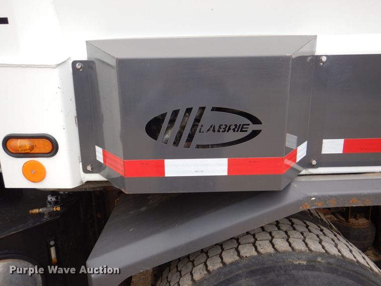 image for item DS8035 2011 International WorkStar 7400SFA  refuse truck