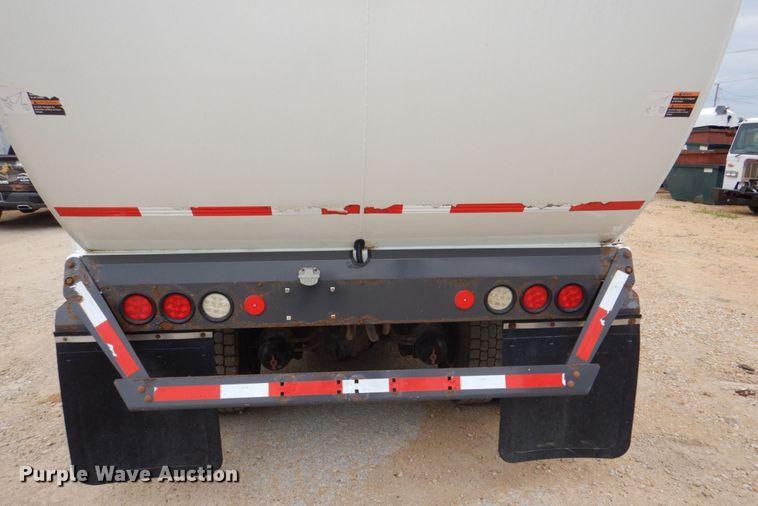 image for item DS8035 2011 International WorkStar 7400SFA  refuse truck