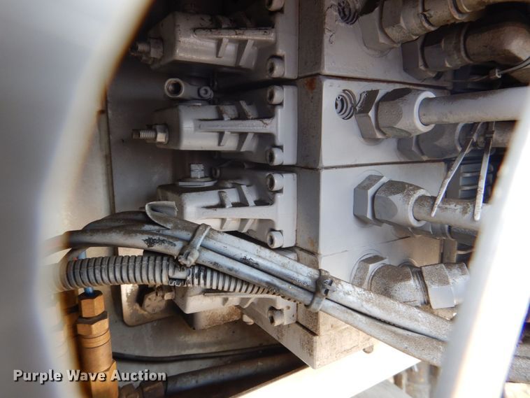 image for item DS8035 2011 International WorkStar 7400SFA  refuse truck