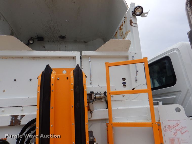 image for item DS8035 2011 International WorkStar 7400SFA  refuse truck