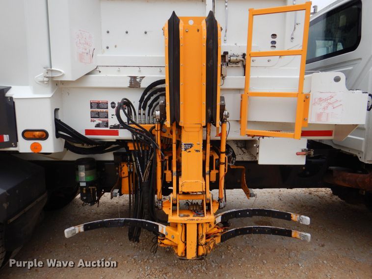 image for item DS8035 2011 International WorkStar 7400SFA  refuse truck