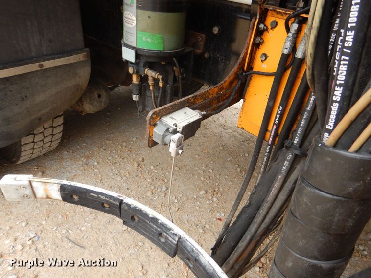 image for item DS8035 2011 International WorkStar 7400SFA  refuse truck