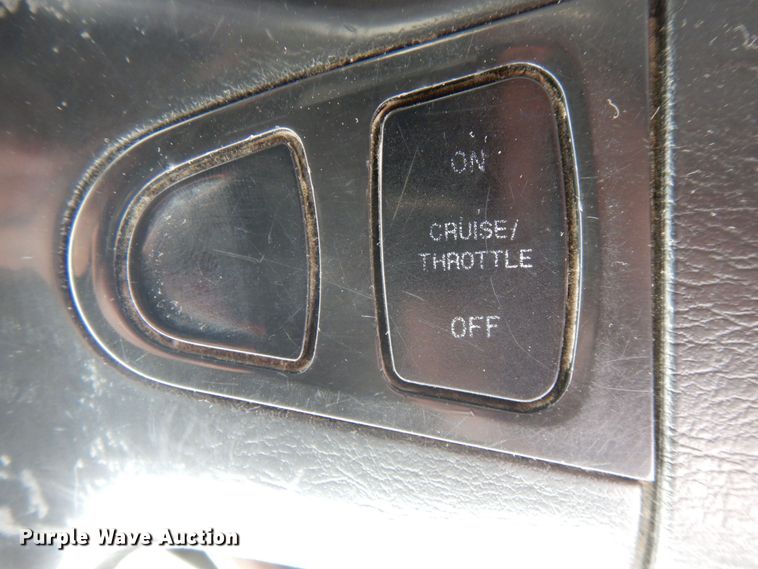 image for item DS8035 2011 International WorkStar 7400SFA  refuse truck