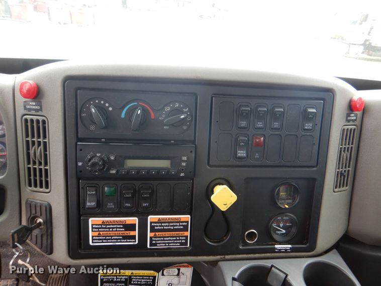 image for item DS8035 2011 International WorkStar 7400SFA  refuse truck