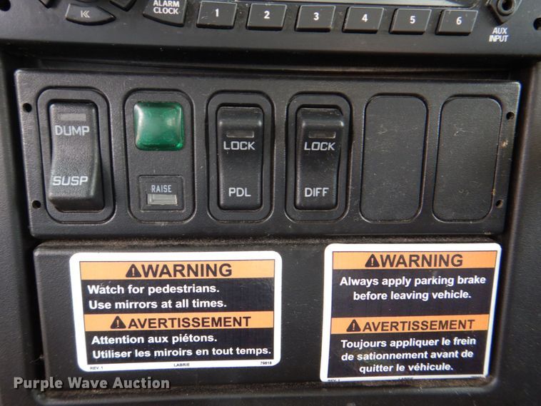 image for item DS8035 2011 International WorkStar 7400SFA  refuse truck