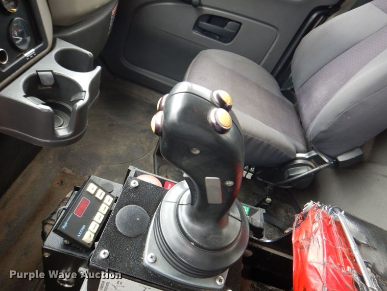 image for item DS8035 2011 International WorkStar 7400SFA  refuse truck