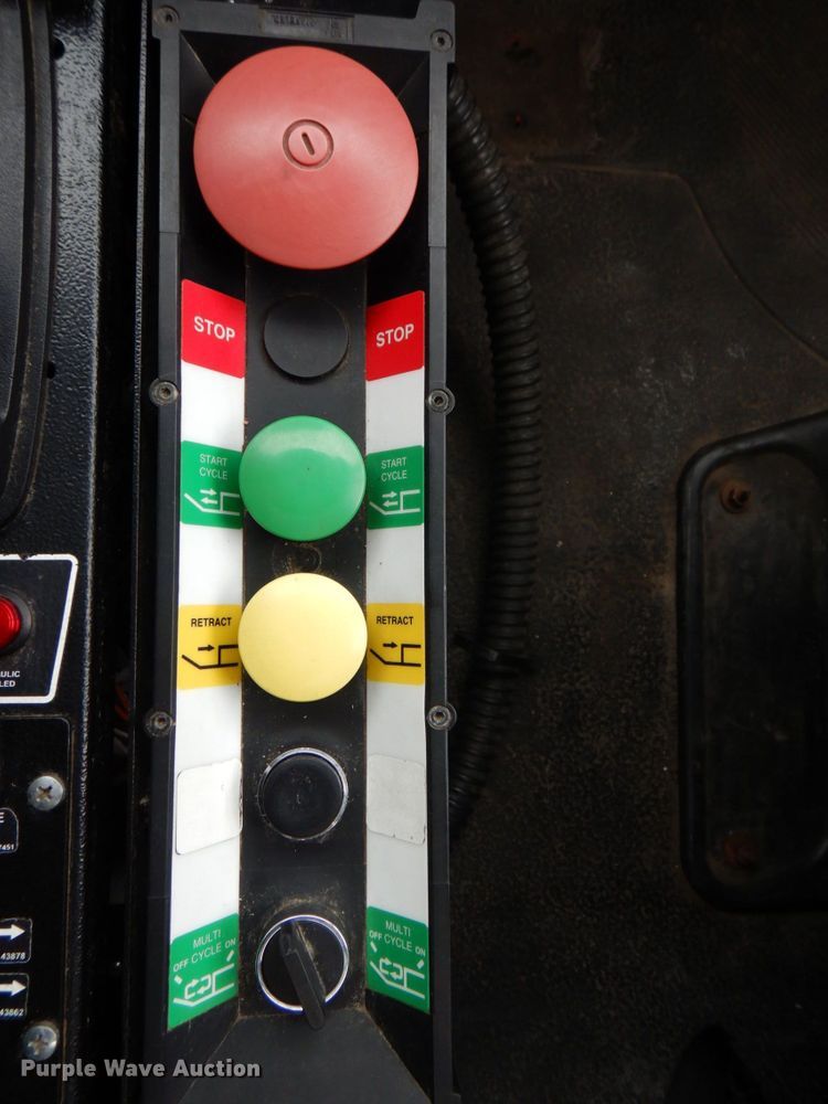 image for item DS8035 2011 International WorkStar 7400SFA  refuse truck