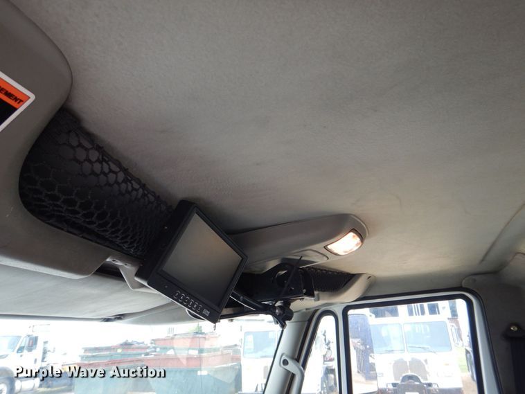 image for item DS8035 2011 International WorkStar 7400SFA  refuse truck