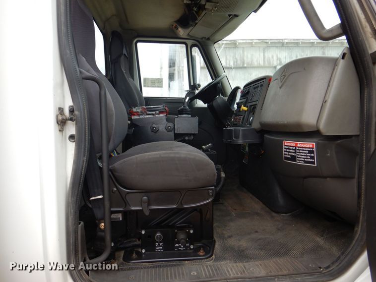 image for item DS8035 2011 International WorkStar 7400SFA  refuse truck