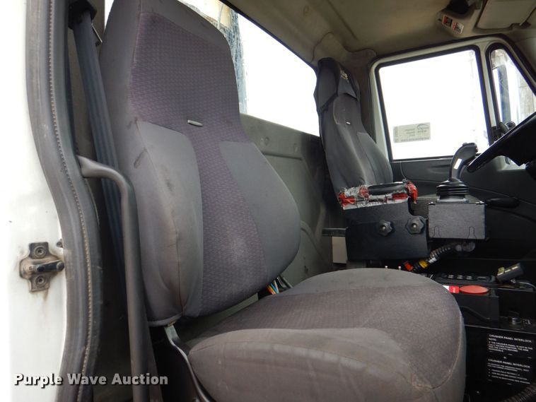 image for item DS8035 2011 International WorkStar 7400SFA  refuse truck