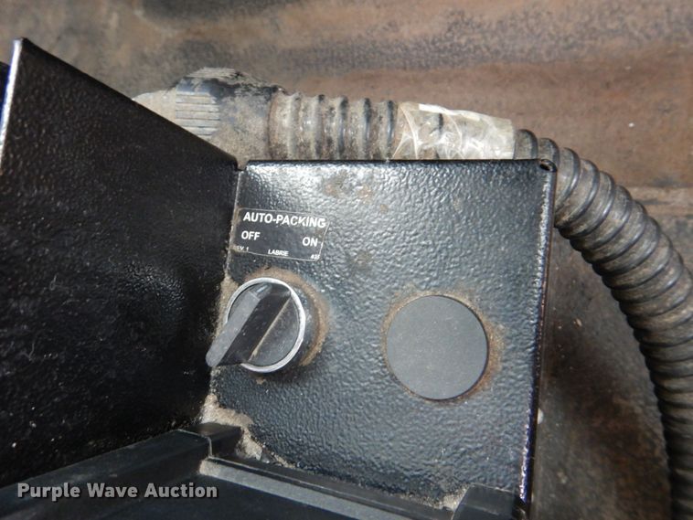 image for item DS8035 2011 International WorkStar 7400SFA  refuse truck