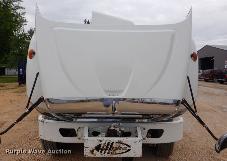 image for item DS8035 2011 International WorkStar 7400SFA  refuse truck