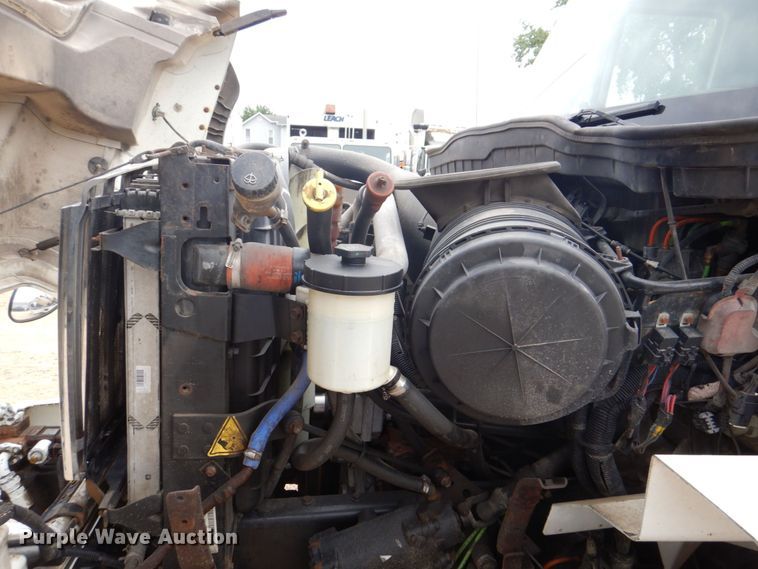 image for item DS8035 2011 International WorkStar 7400SFA  refuse truck