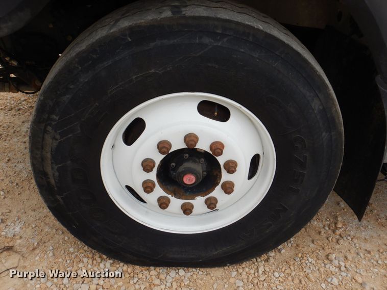 image for item DS8035 2011 International WorkStar 7400SFA  refuse truck