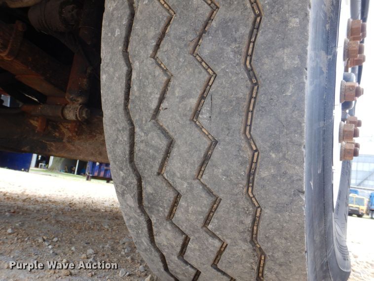 image for item DS8035 2011 International WorkStar 7400SFA  refuse truck