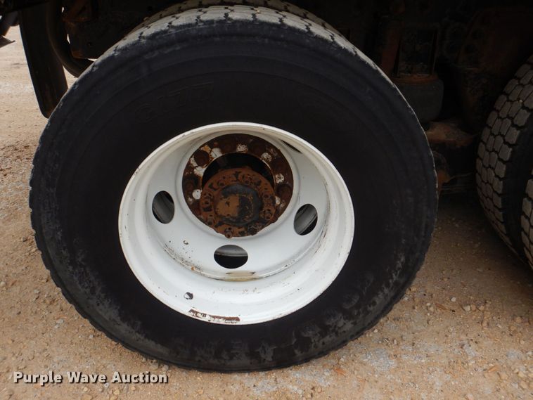 image for item DS8035 2011 International WorkStar 7400SFA  refuse truck