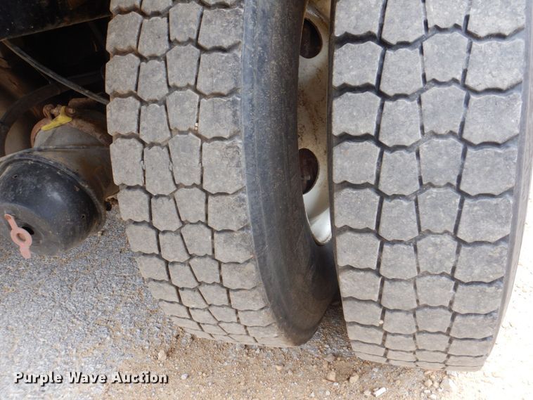 image for item DS8035 2011 International WorkStar 7400SFA  refuse truck