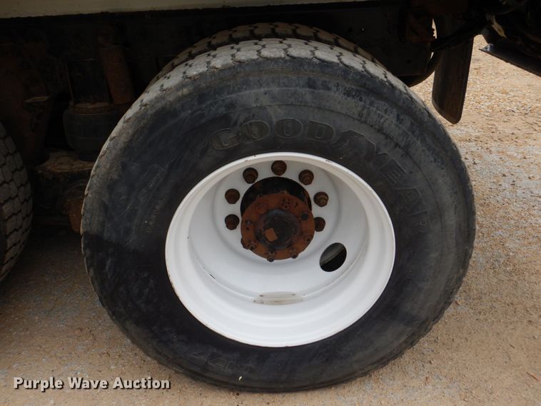 image for item DS8035 2011 International WorkStar 7400SFA  refuse truck