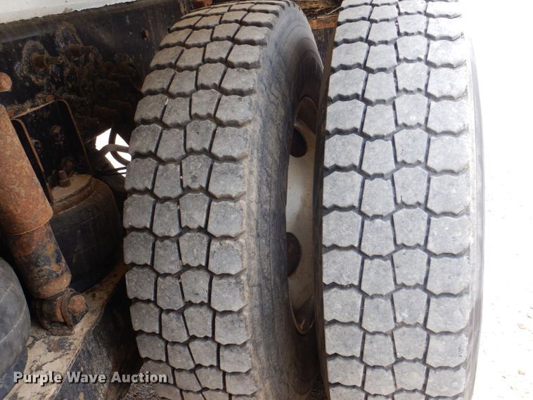 image for item DS8035 2011 International WorkStar 7400SFA  refuse truck