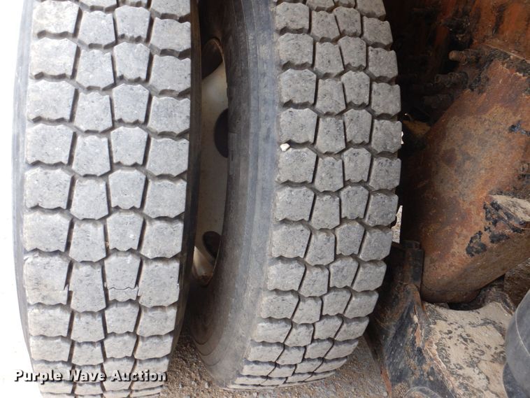 image for item DS8035 2011 International WorkStar 7400SFA  refuse truck